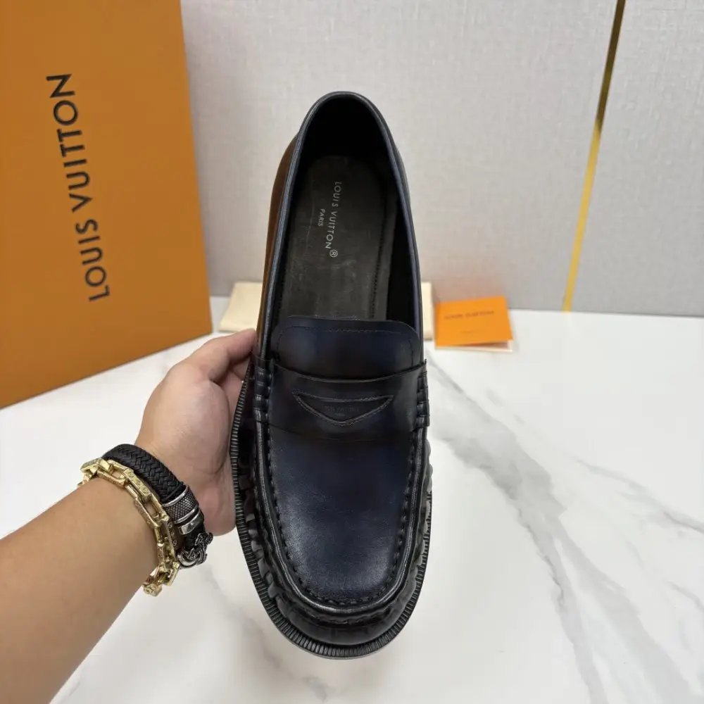 Louis Vuitton Лоферы men's — Photo 5