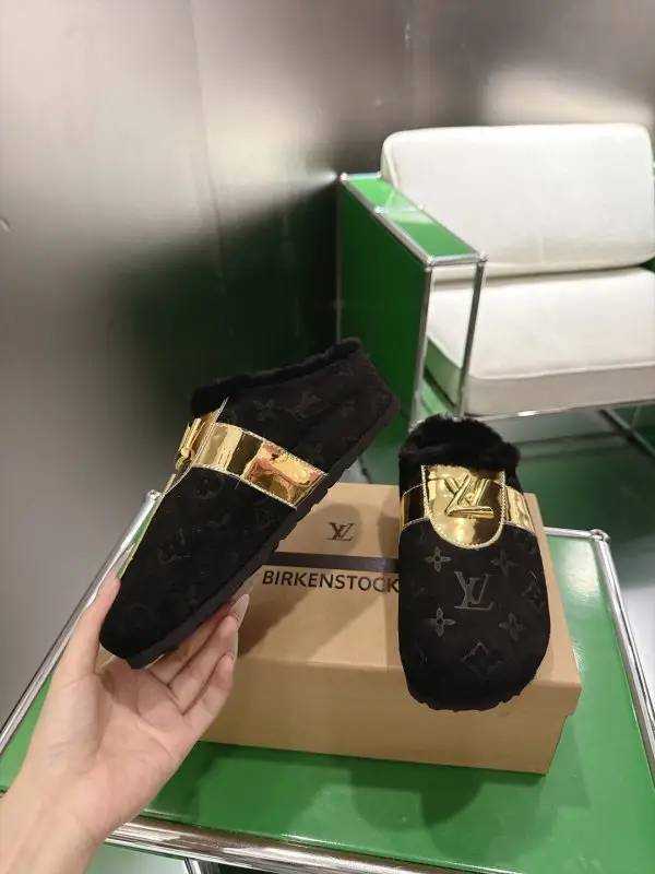 Louis Vuitton Мюли на хутрі — Фото 3