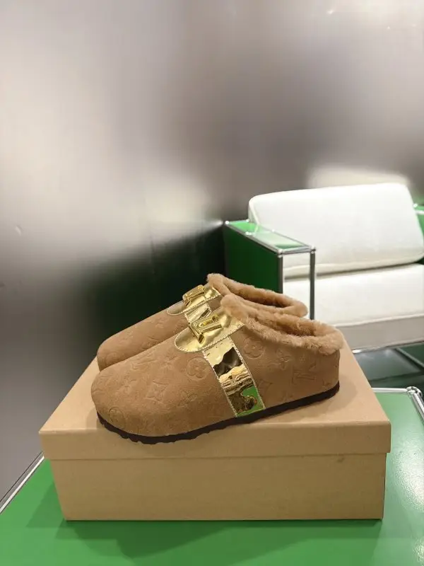 Louis Vuitton Мюли на меху — Фото 4