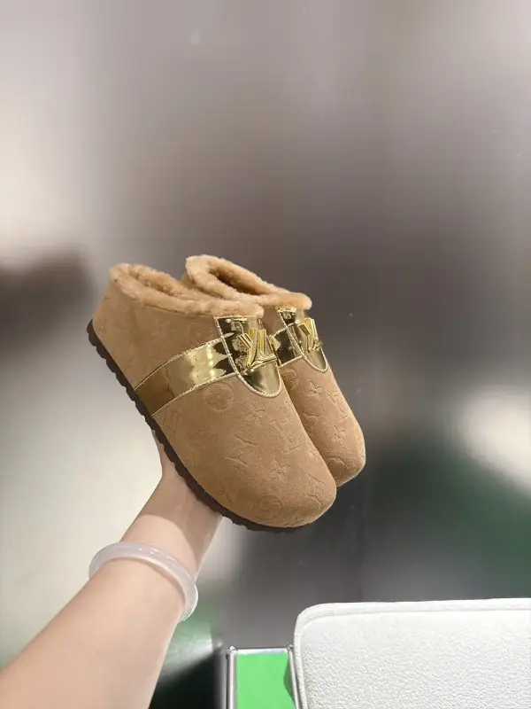 Louis Vuitton Мюли на меху — Фото 5