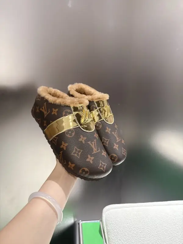 Louis Vuitton Мюли on fur — Photo 5