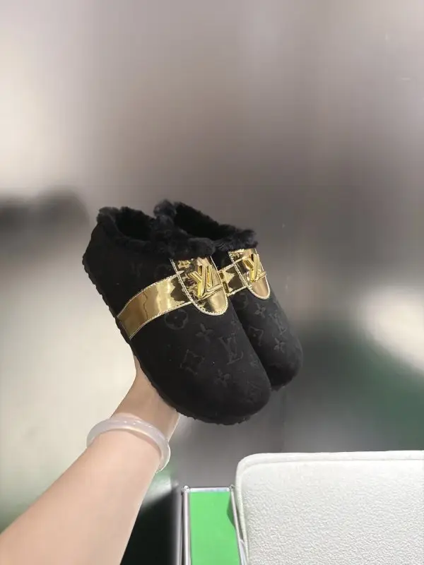 Louis Vuitton Мюли на хутрі — Фото 5