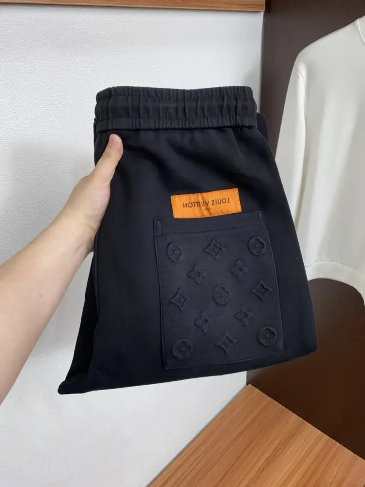Louis Vuitton — Pants sport men's
