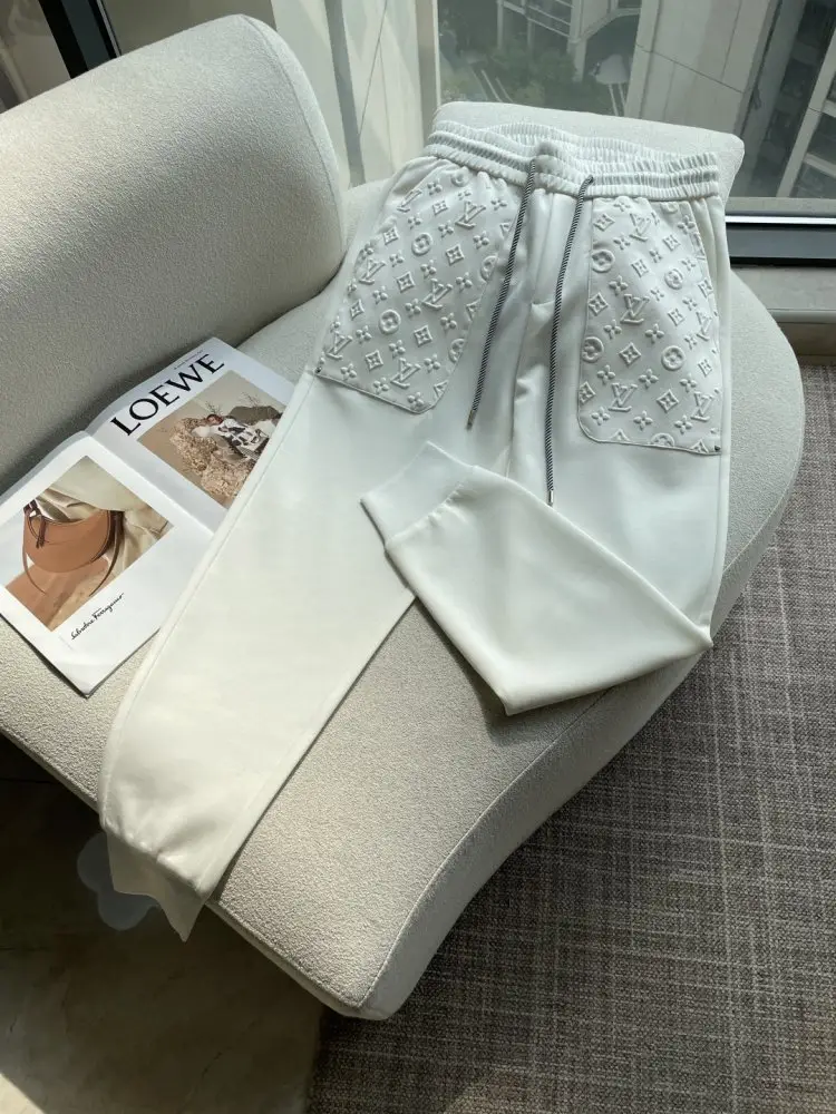 Louis Vuitton — Pants sport men's