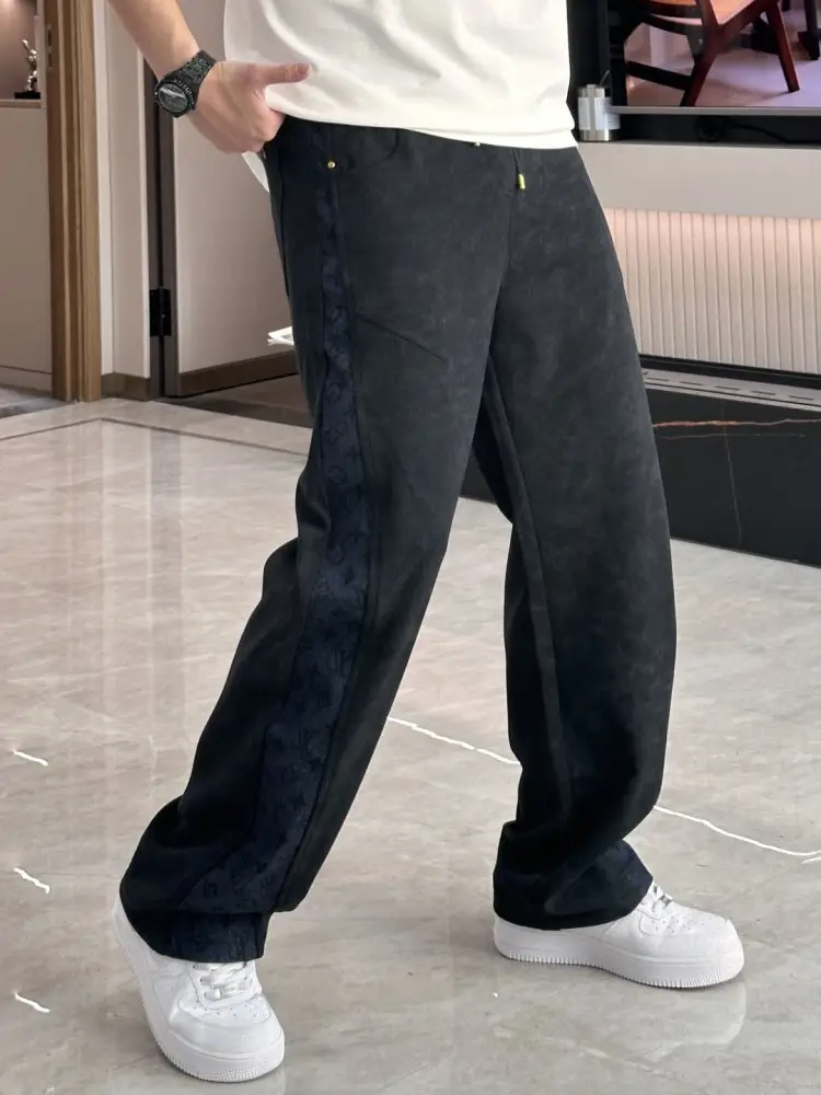 Louis Vuitton — Pants sport men's