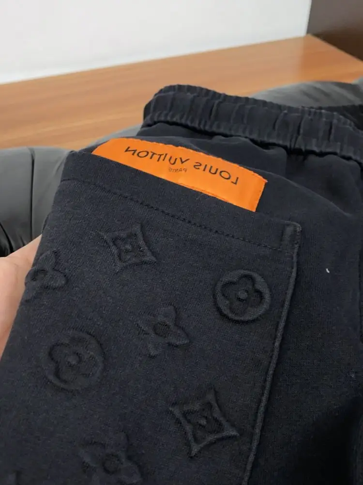 Louis Vuitton Pants sport men's — Photo 5