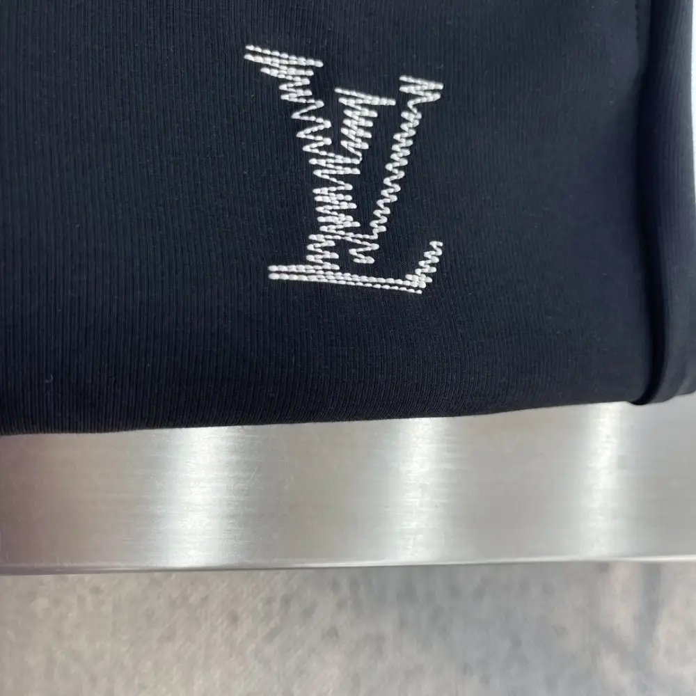Louis Vuitton Pants sport men's — Photo 5