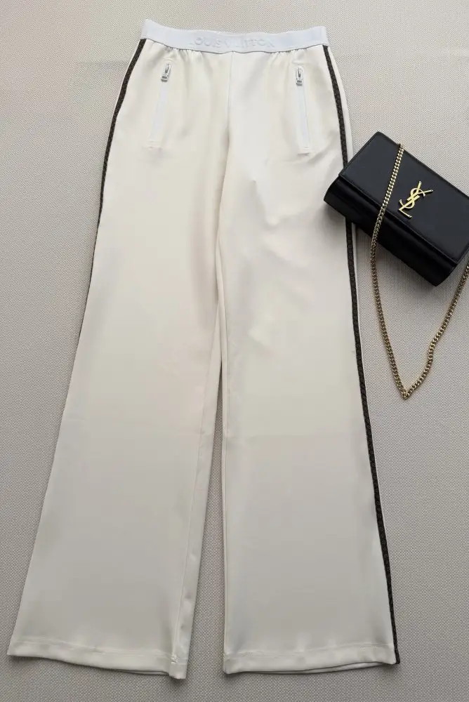 Louis Vuitton Pants women's — Photo 3