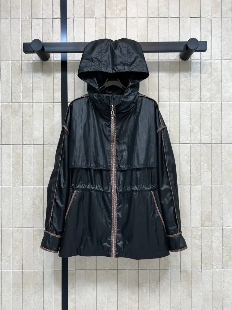 Приталенная jacket from hood