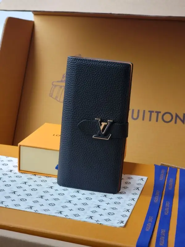 Louis Vuitton — Кошелек