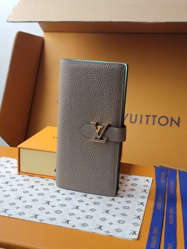 Louis Vuitton — Кошелек
