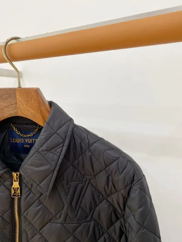 Louis Vuitton Стеганая куртка чоловіча — Фото 3
