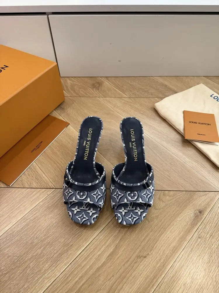 Louis Vuitton — Босоніжки