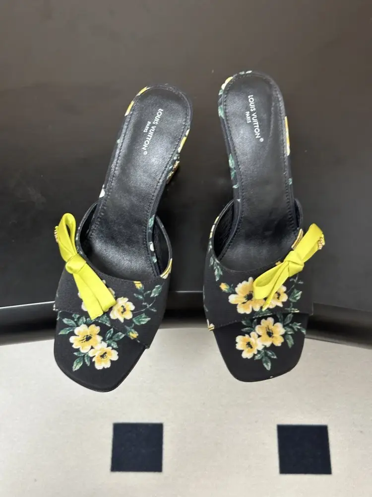 Louis Vuitton Босоніжки — Фото 2
