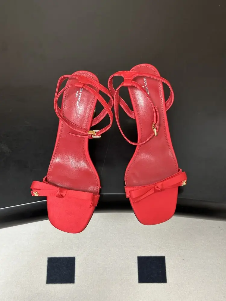 Louis Vuitton Босоніжки — Фото 2