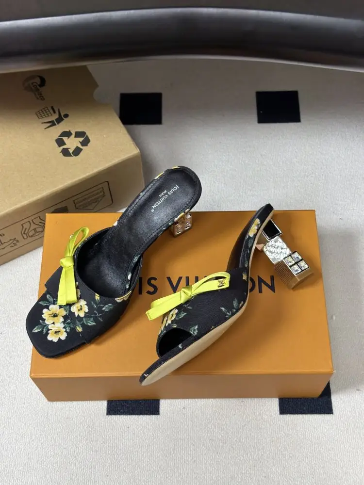 Louis Vuitton Босоніжки — Фото 4