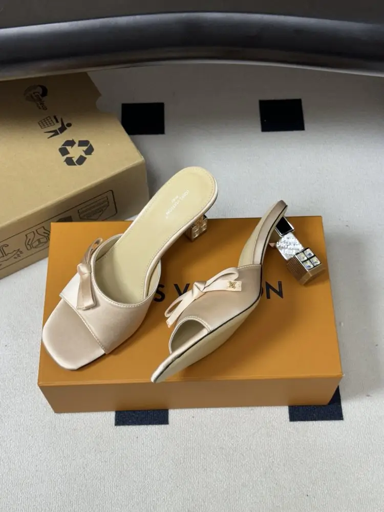 Louis Vuitton Sandals — Photo 4