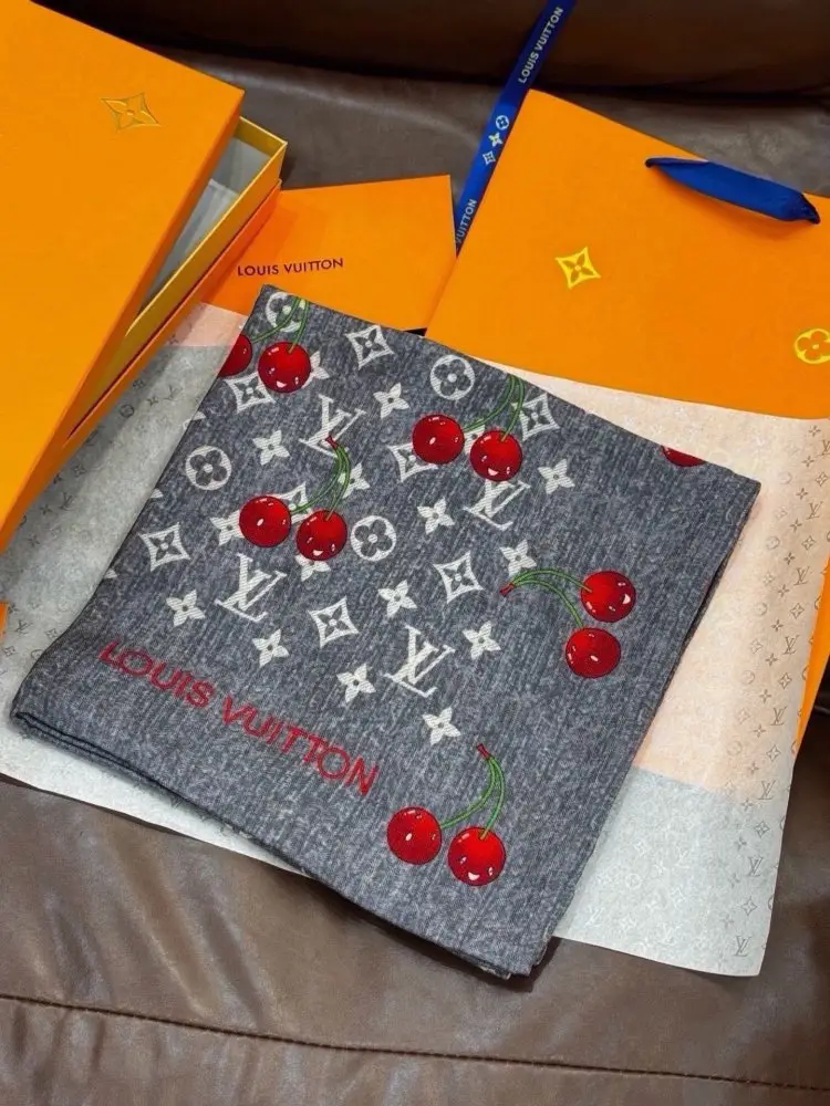 Louis Vuitton — Шарф з кашеміру