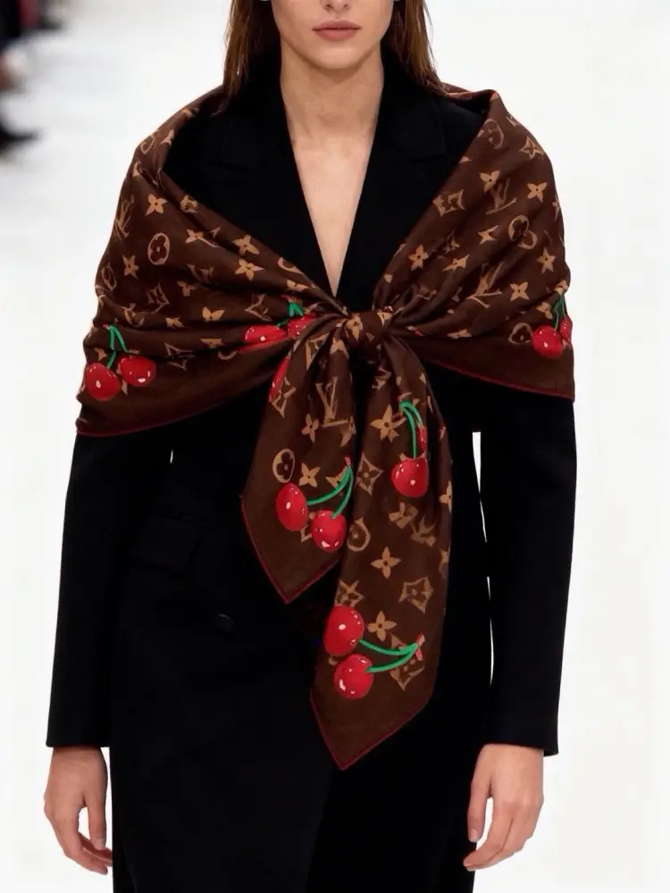 Louis Vuitton Scarf of cashmere — Photo 2