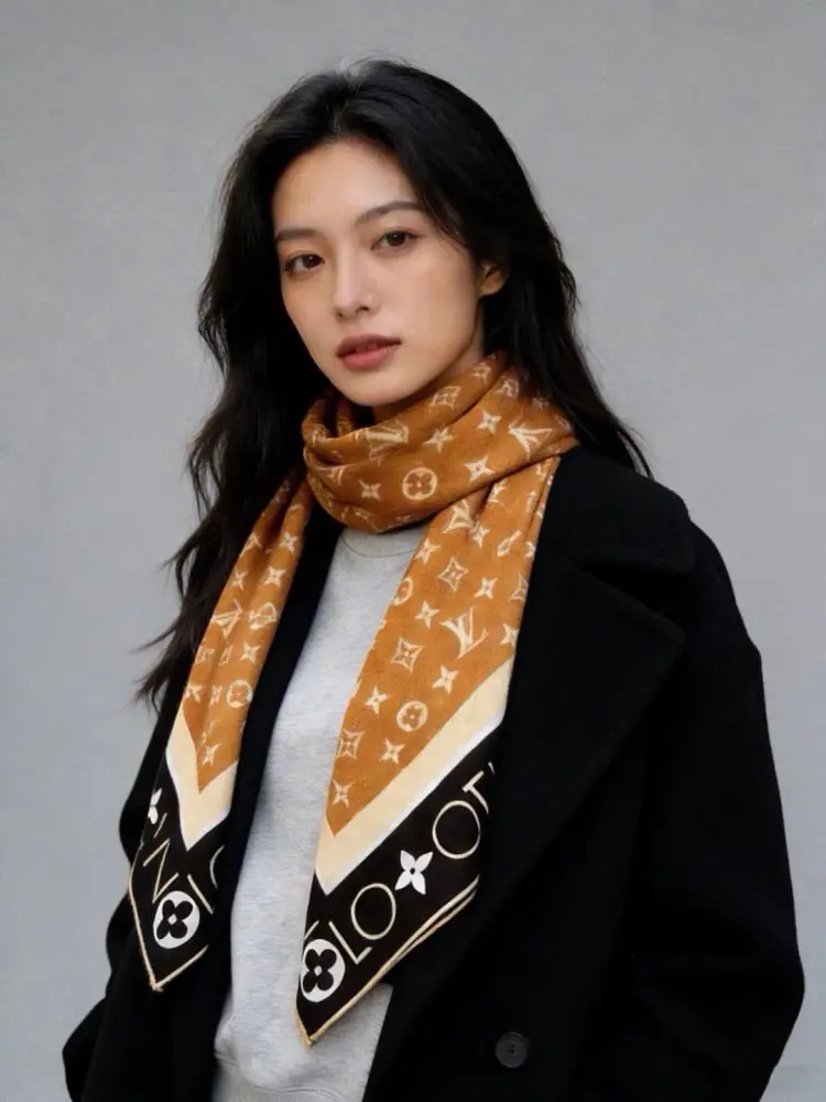 Louis Vuitton Scarf of cashmere — Photo 3