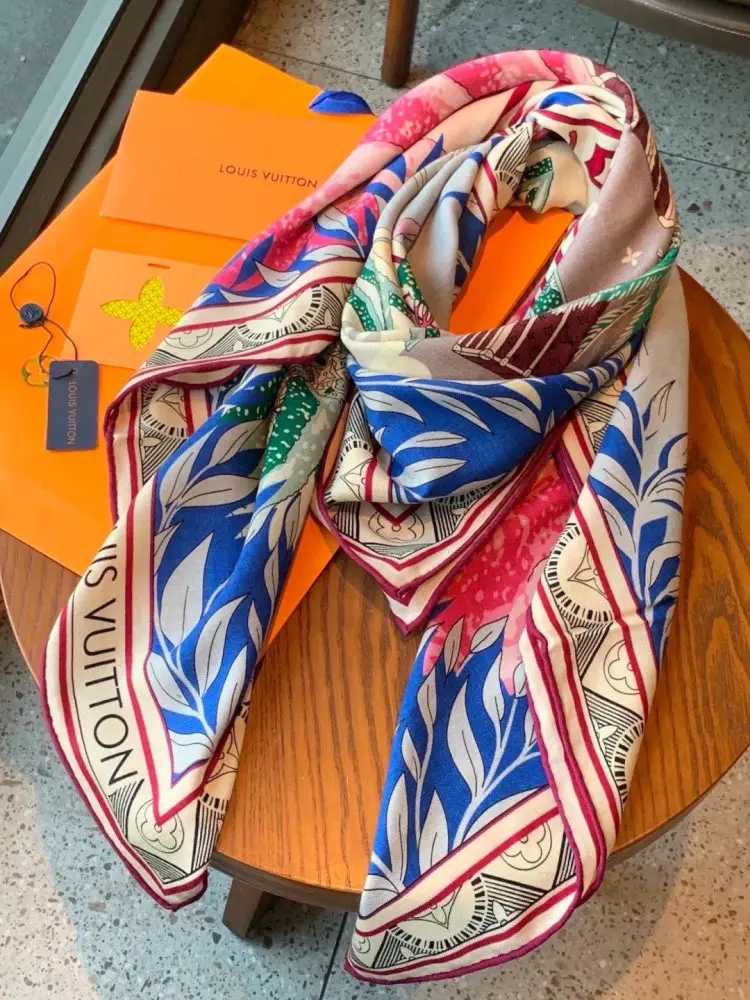 Louis Vuitton Scarf of cashmere — Photo 4