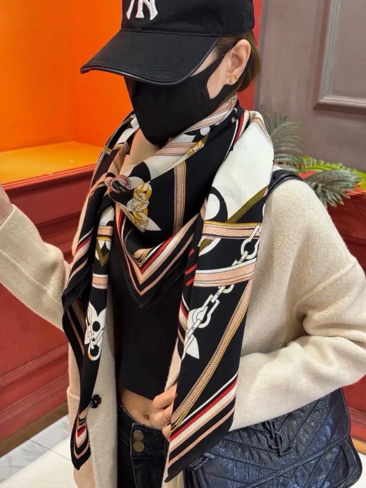 Louis Vuitton Scarf of cashmere — Photo 4