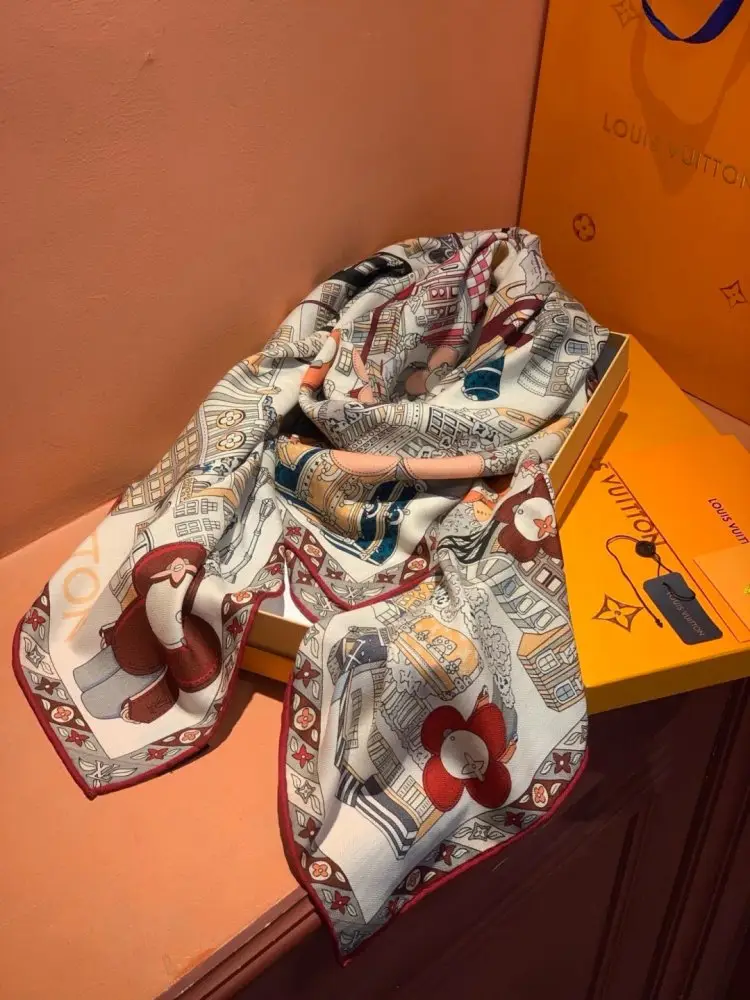 Louis Vuitton Scarf of cashmere — Photo 4