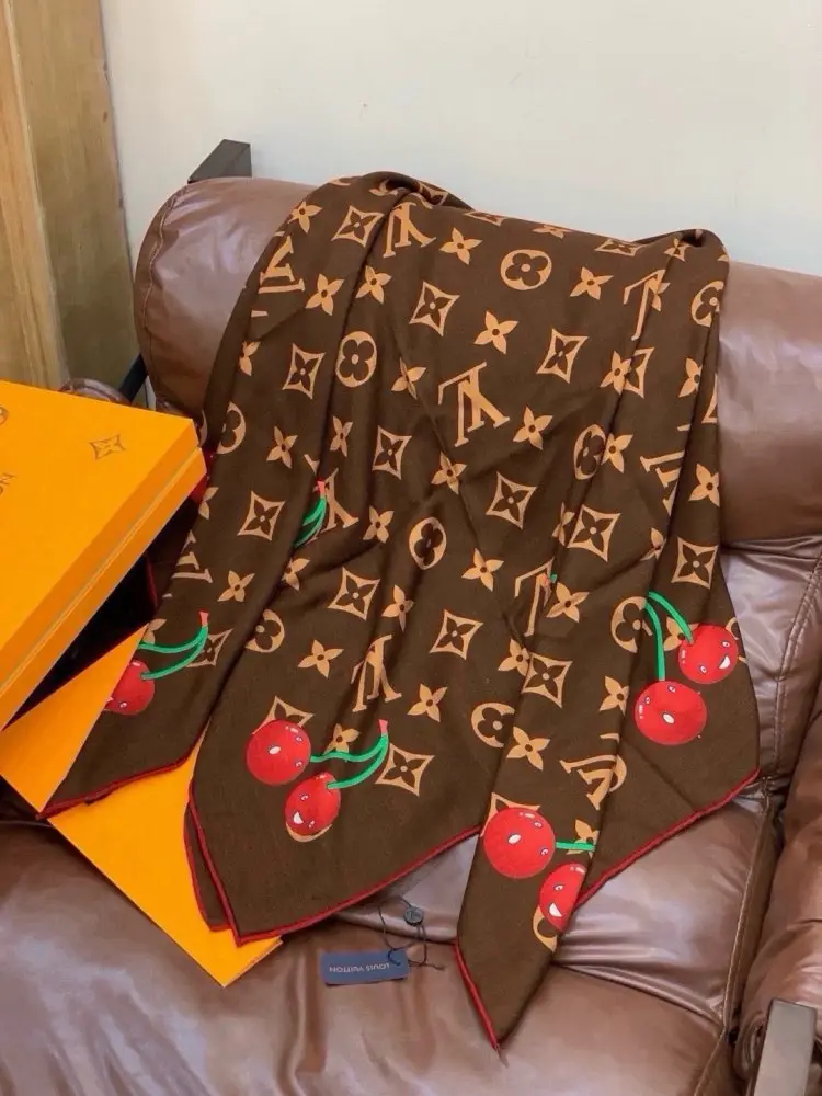 Louis Vuitton Scarf of cashmere — Photo 4