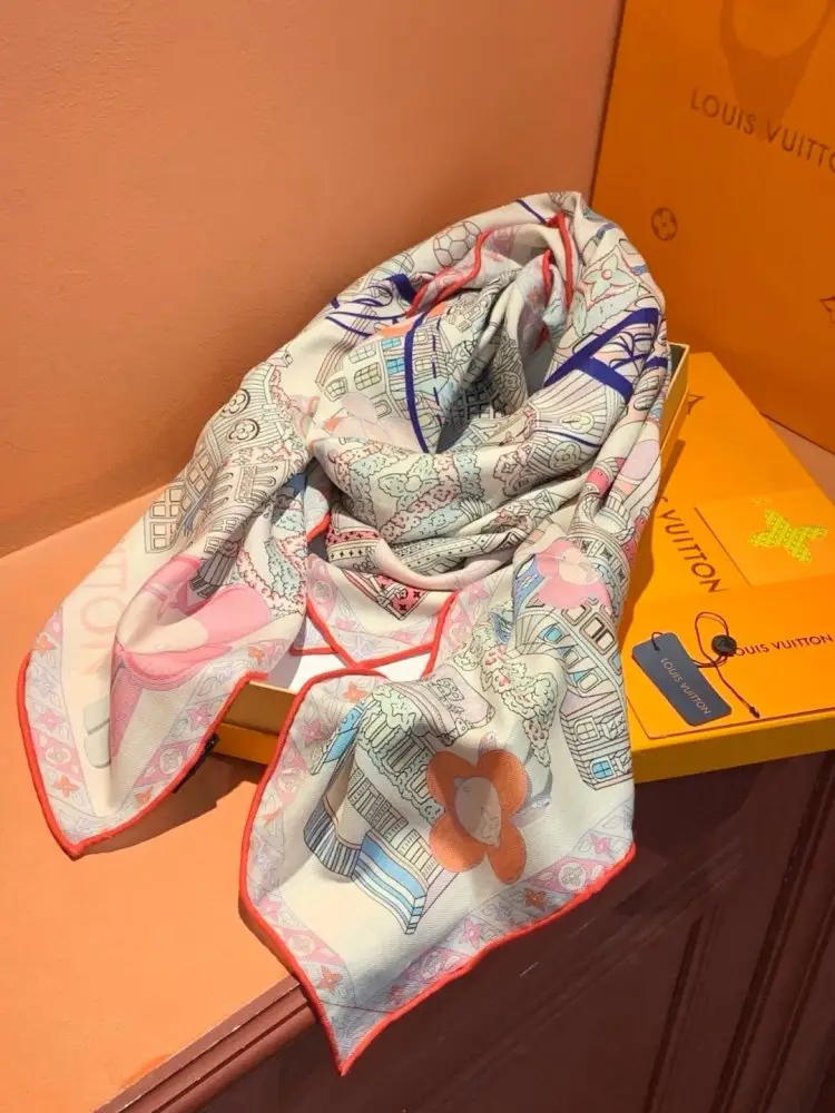 Louis Vuitton Scarf of cashmere — Photo 4