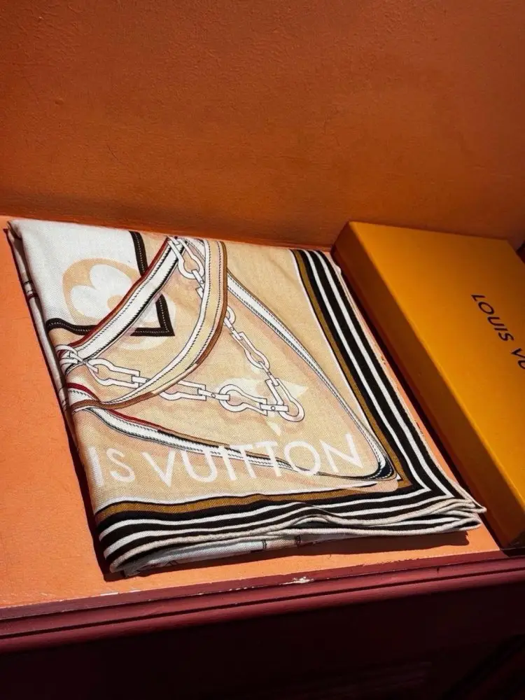 Louis Vuitton Шарф з кашеміру — Фото 5