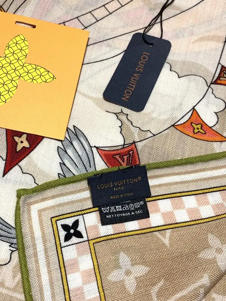Louis Vuitton Scarf of cashmere — Photo 5