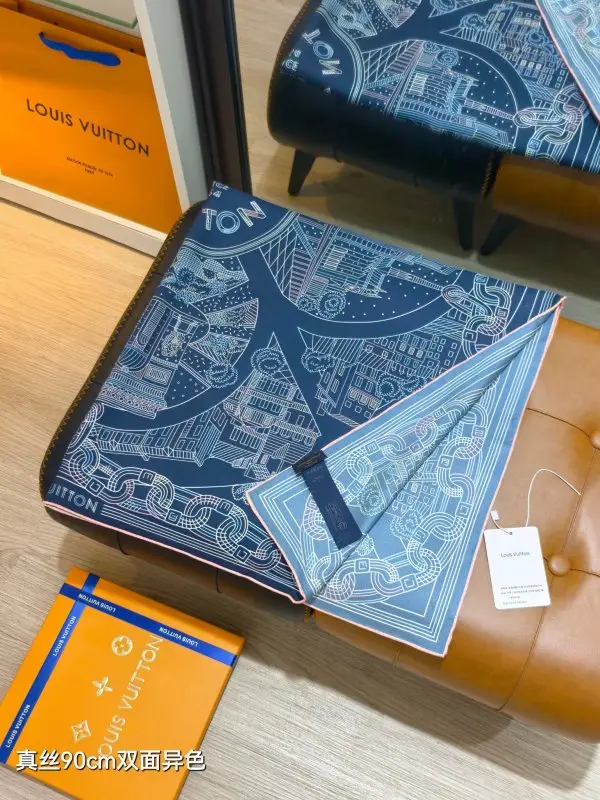 Louis Vuitton Шаль шовкова 90x90 см — Фото 4