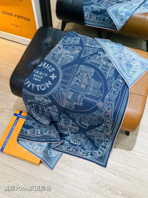 Louis Vuitton Шаль шовкова 90x90 см — Фото 5