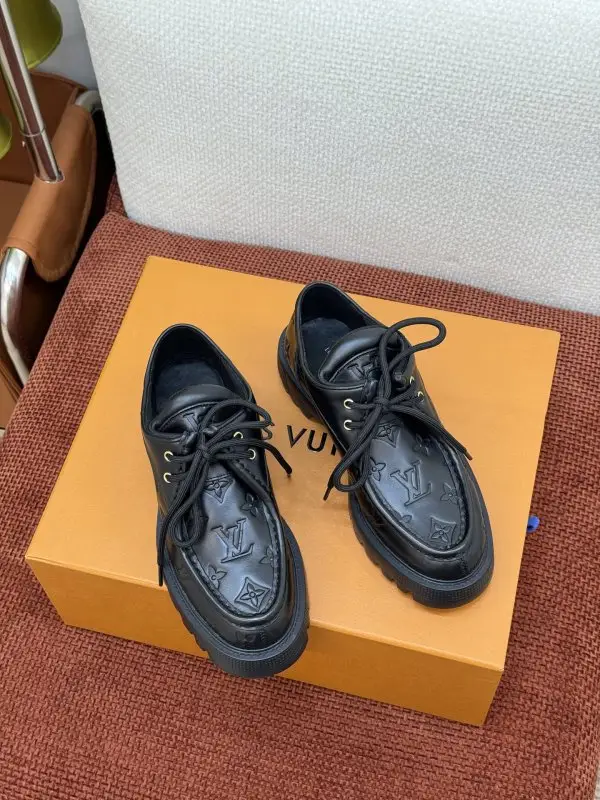 Louis Vuitton Shoes leather women's on lace — Photo 2