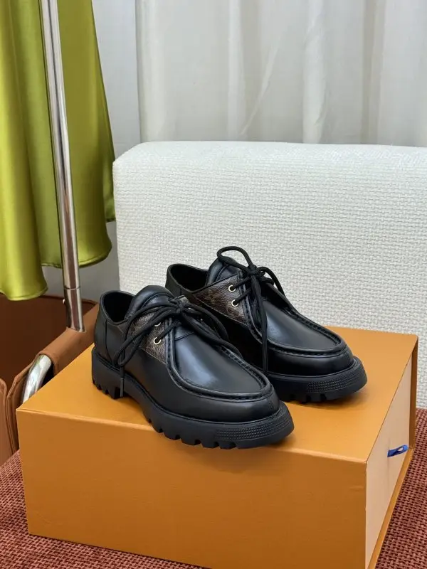 Louis Vuitton Shoes leather women's on lace — Photo 2