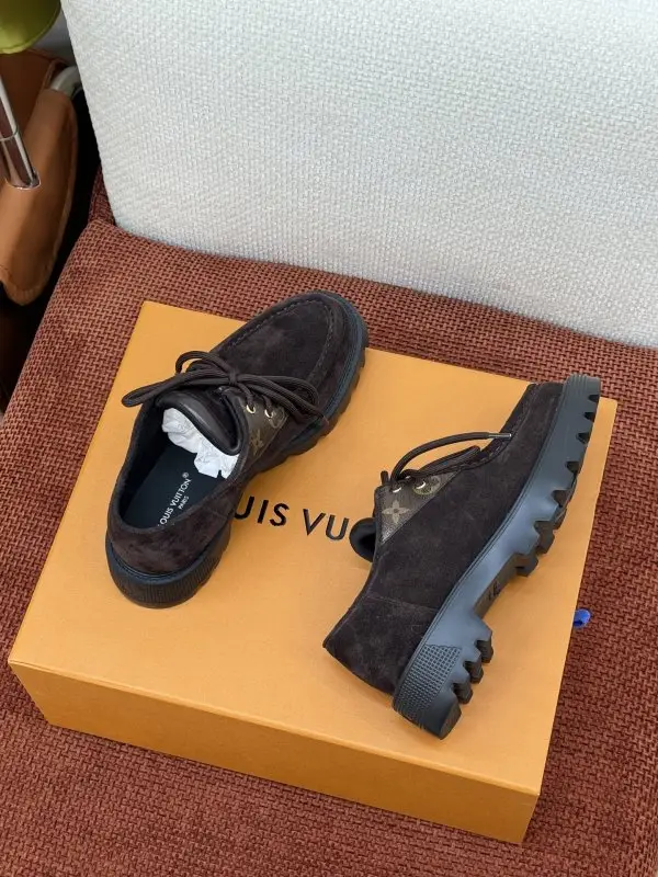 Louis Vuitton Туфлі шкіряні жіночі на шнурівці — Фото 4