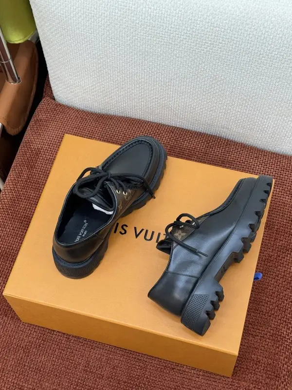 Louis Vuitton Shoes leather women's on lace — Photo 4