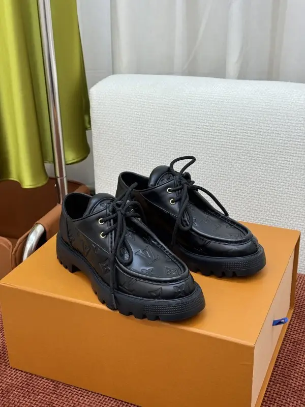 Louis Vuitton Shoes leather women's on lace — Photo 5