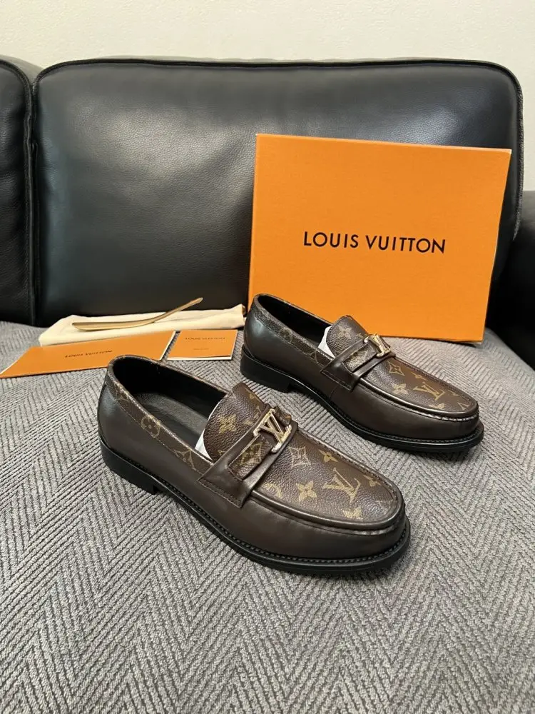 Louis Vuitton — Туфлі чоловічі