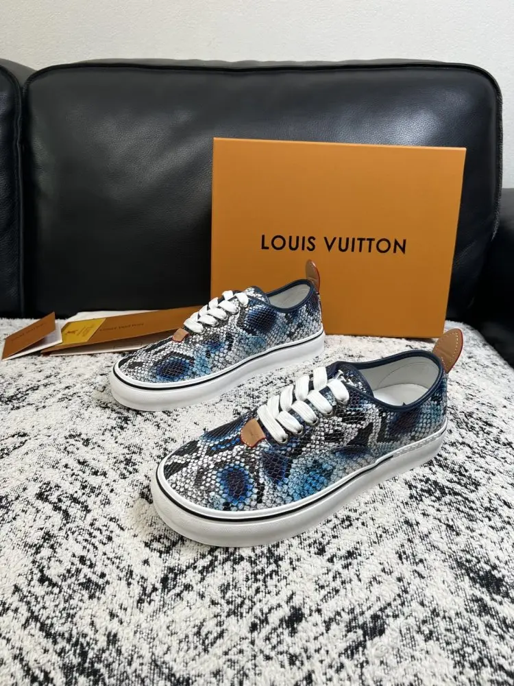 Louis Vuitton Shoes men's — Photo 2