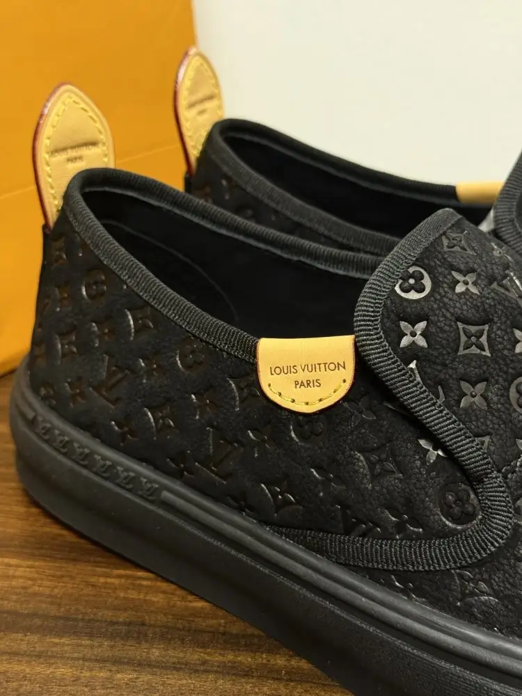 Louis Vuitton Shoes men's — Photo 2
