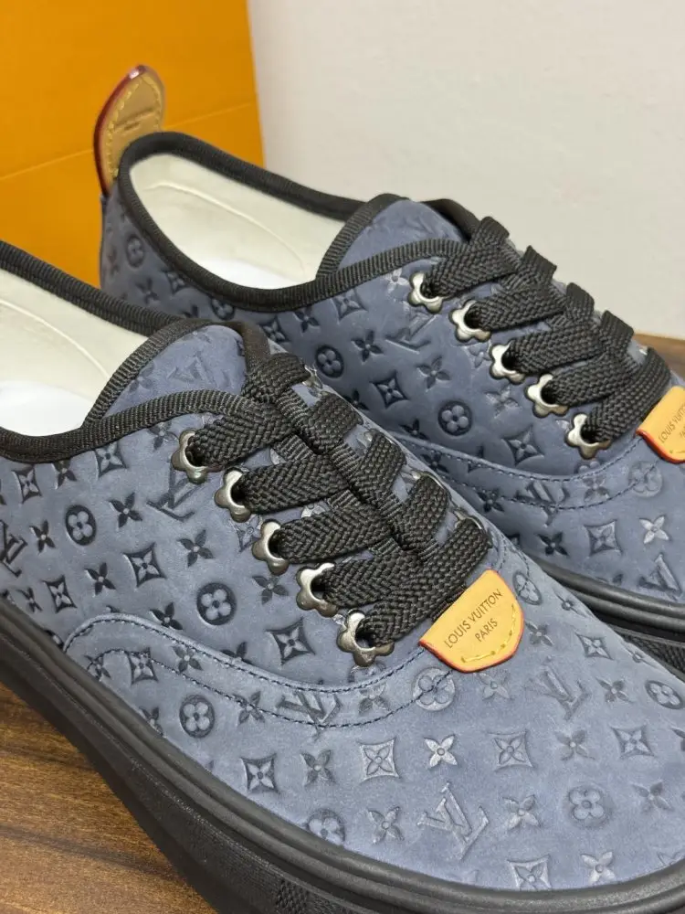 Louis Vuitton Shoes men's — Photo 2