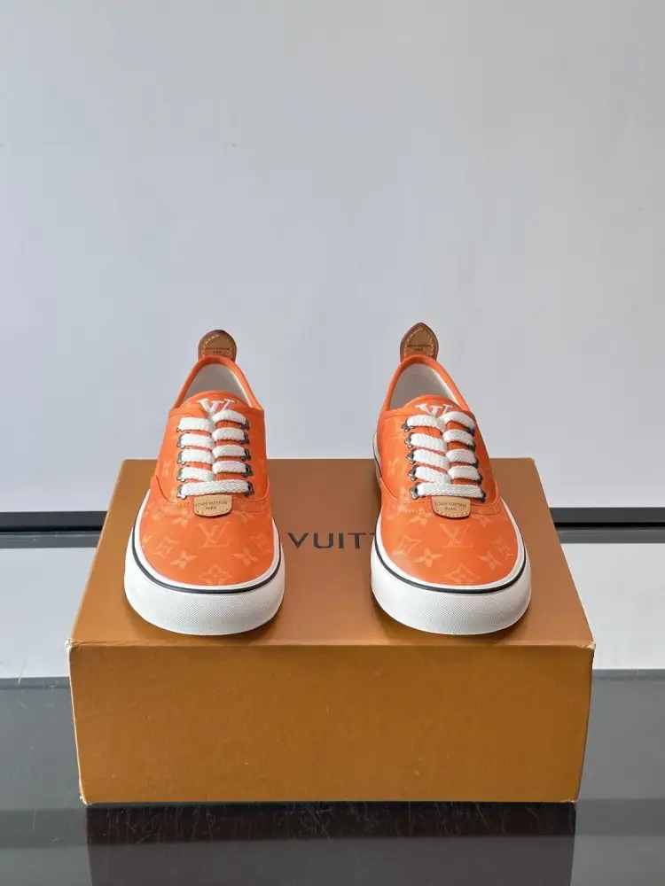 Louis Vuitton Shoes men's — Photo 2