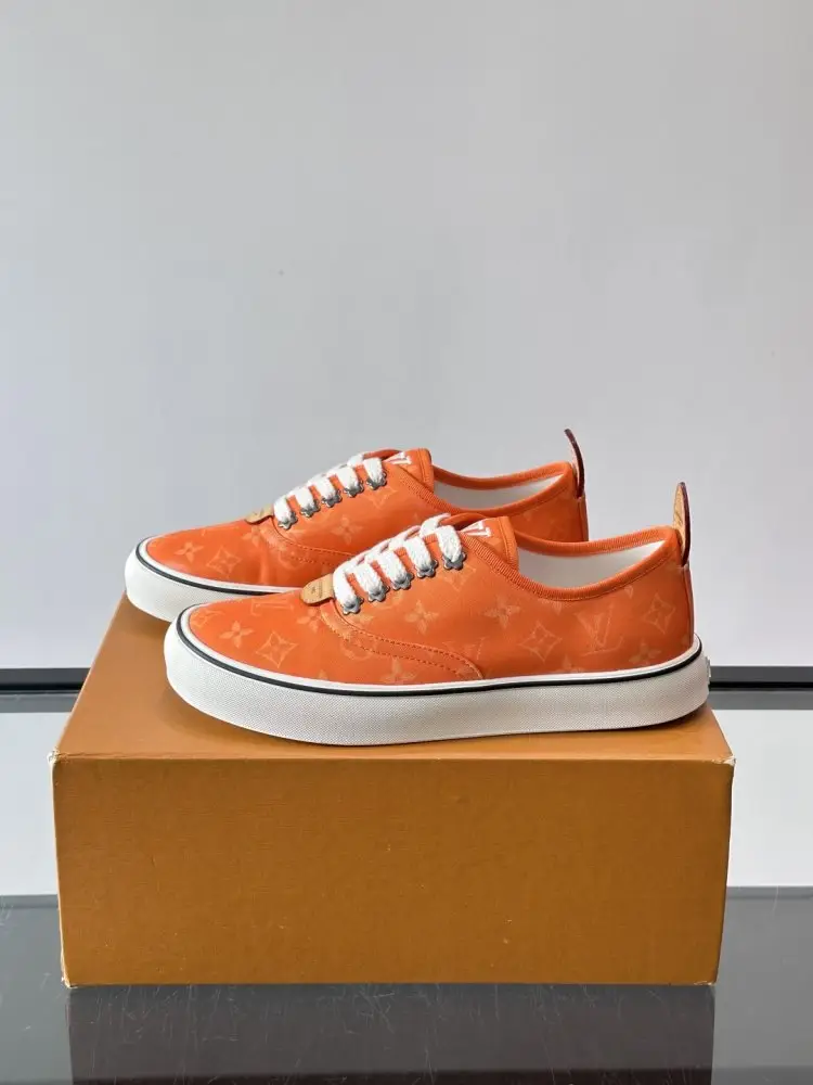 Louis Vuitton Shoes men's — Photo 3