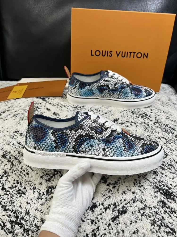 Louis Vuitton Shoes men's — Photo 4