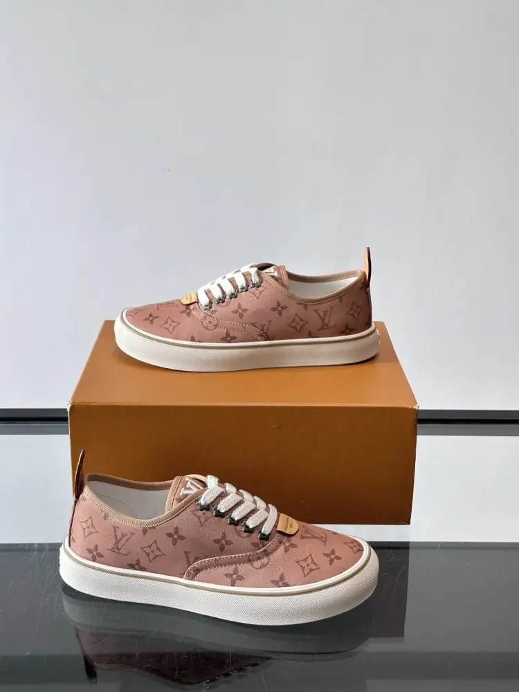 Louis Vuitton Shoes men's — Photo 4