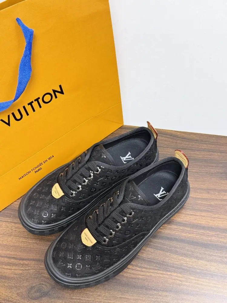 Louis Vuitton Shoes men's — Photo 5