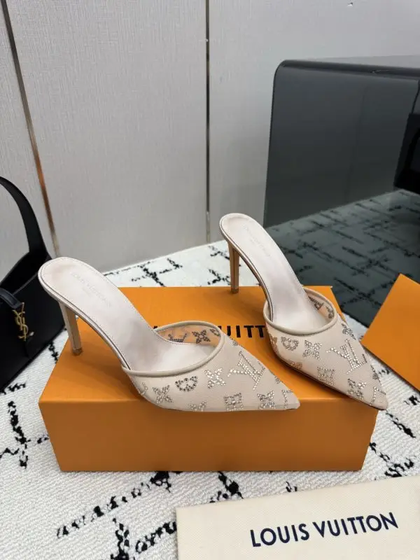 Louis Vuitton — Туфлі на високому підборах