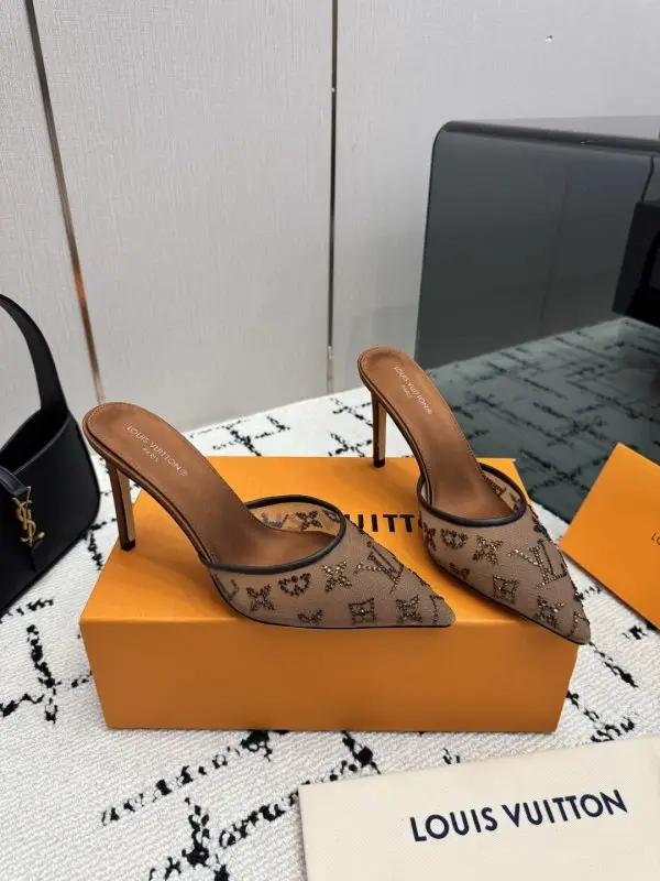 Louis Vuitton — Туфлі на високому підборах