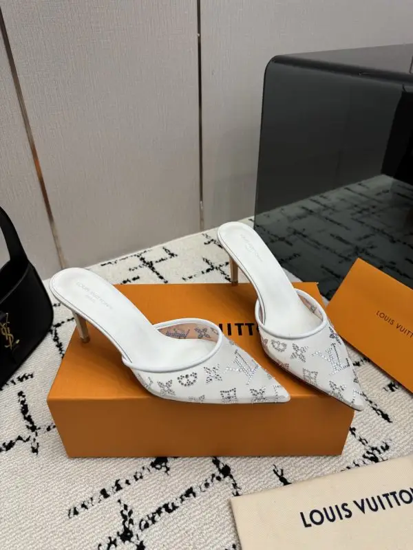 Louis Vuitton Туфлі на високому підборах — Фото 1